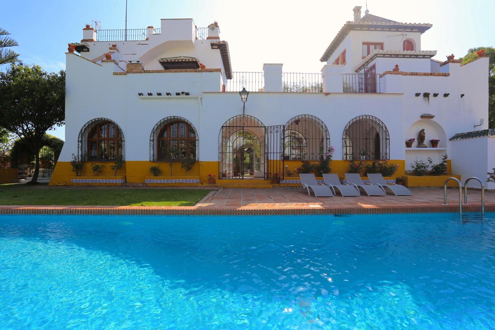 Villa Clavero Nine Premium Apt Малага Екстер'єр фото